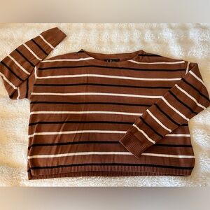 Lulus cropped sweater, almost like new, very gently worn. Cropped size S.